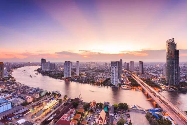 在很多房地产商眼里,泰国房地产市场是一片极具开发潜能的蓝海.